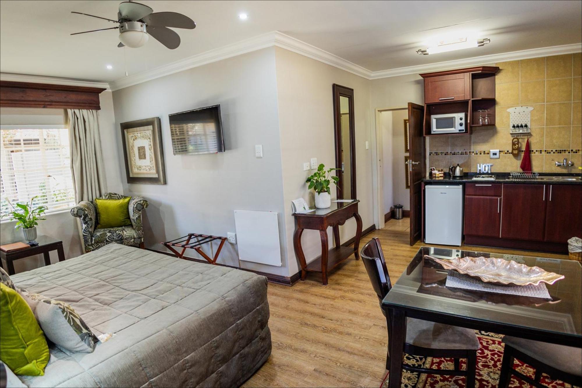 Scott'S Manor Guesthouse Function And Conference Venue Lichtenburg Εξωτερικό φωτογραφία