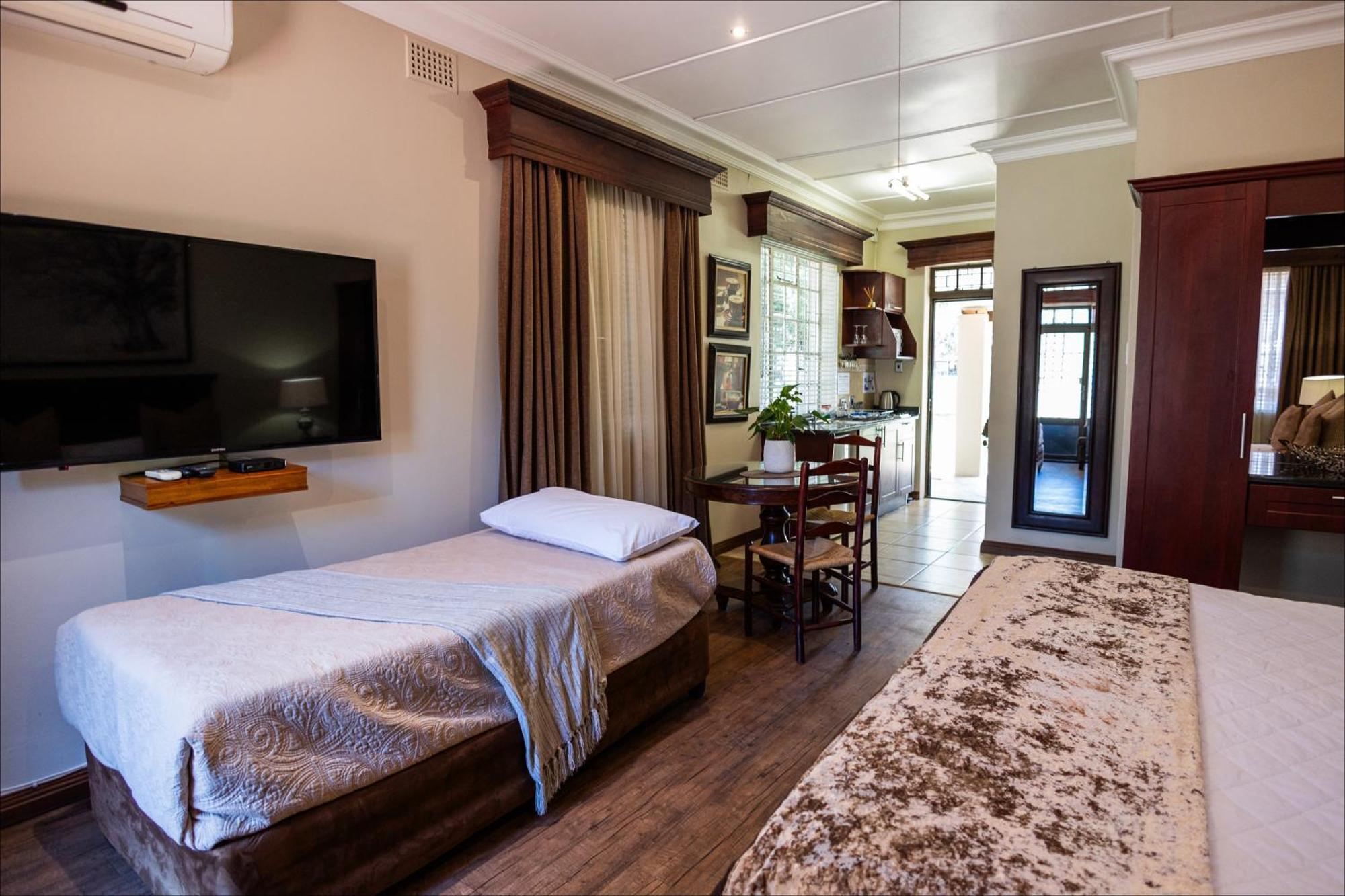 Scott'S Manor Guesthouse Function And Conference Venue Lichtenburg Εξωτερικό φωτογραφία