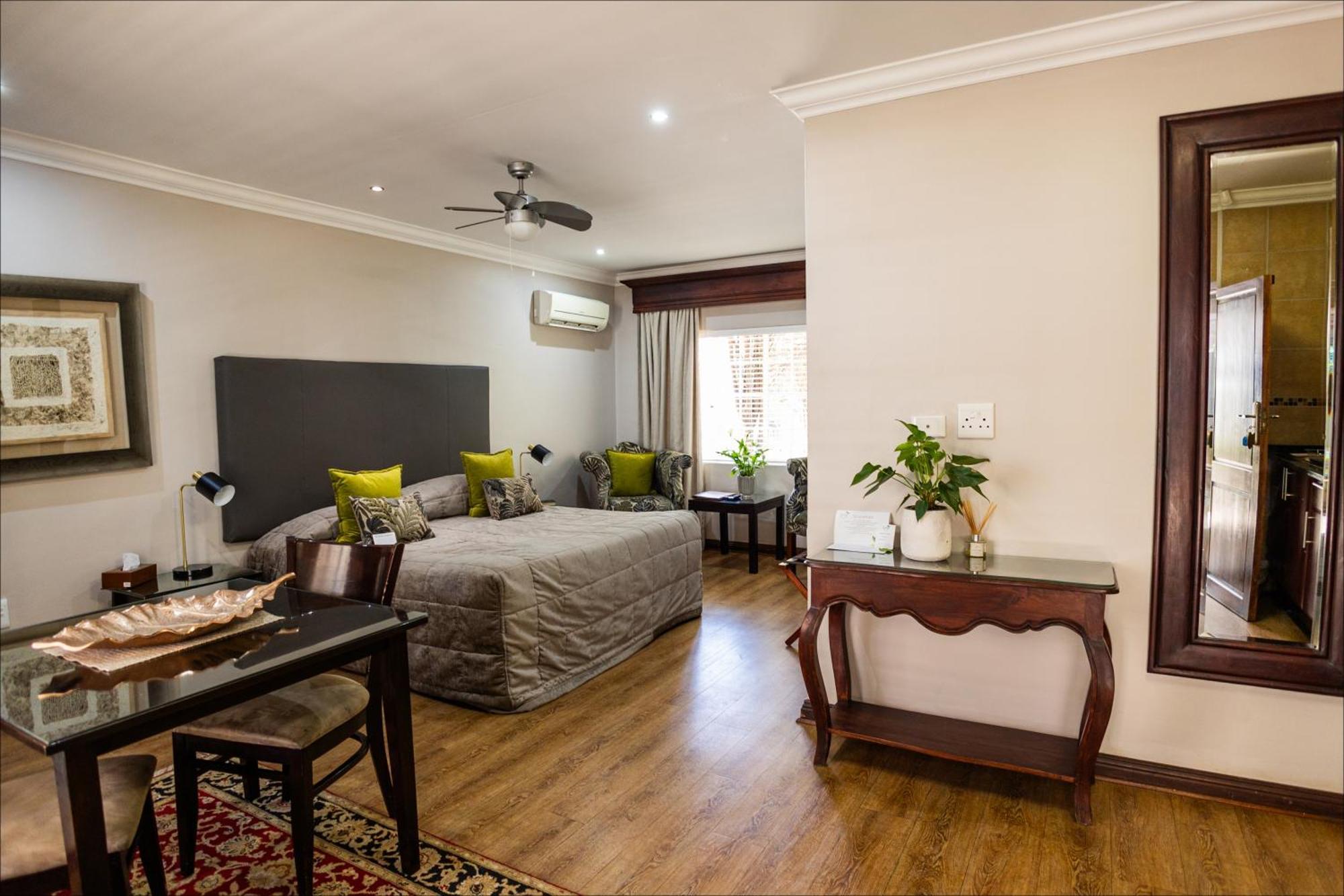 Scott'S Manor Guesthouse Function And Conference Venue Lichtenburg Εξωτερικό φωτογραφία