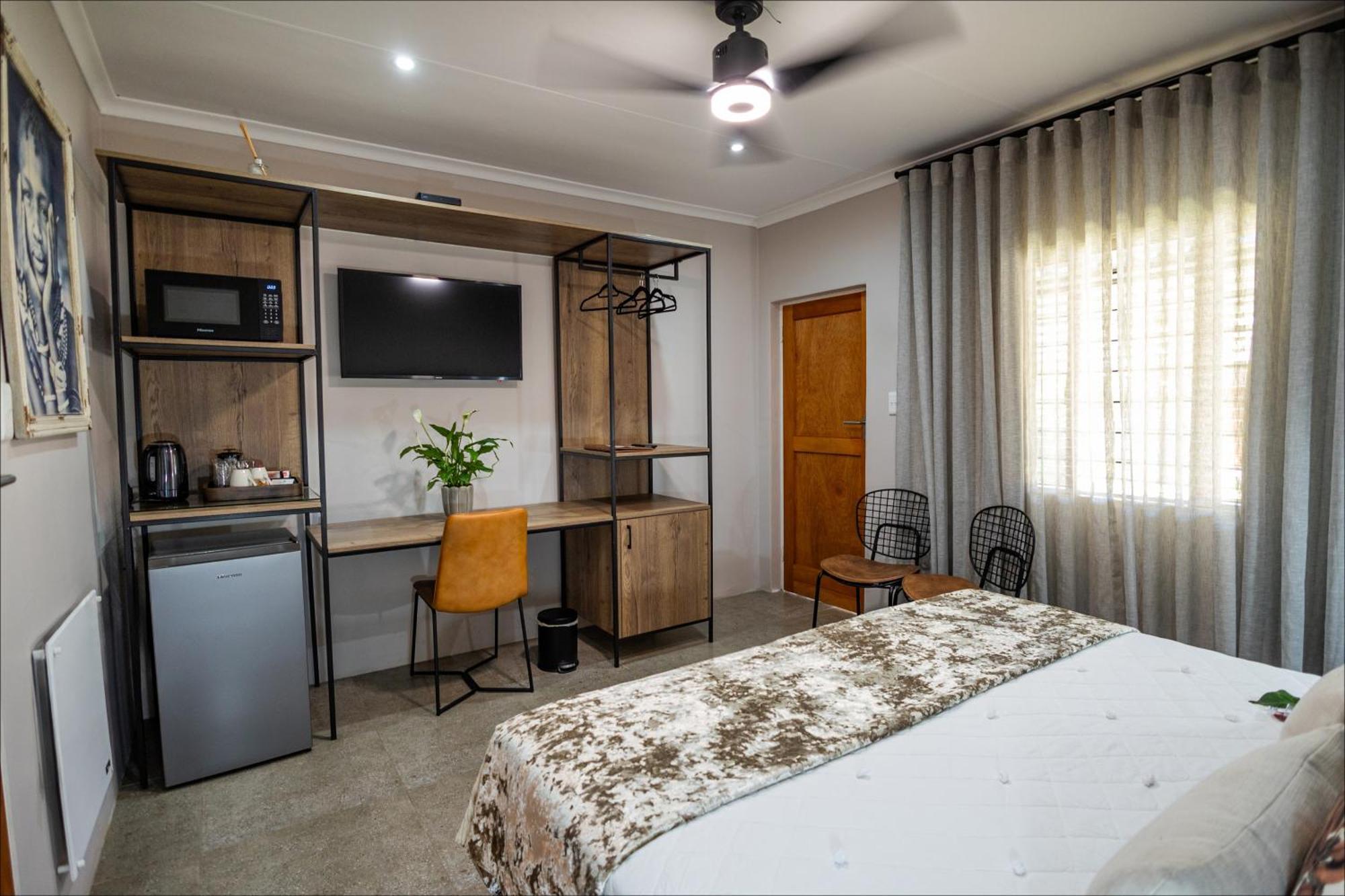 Scott'S Manor Guesthouse Function And Conference Venue Lichtenburg Εξωτερικό φωτογραφία